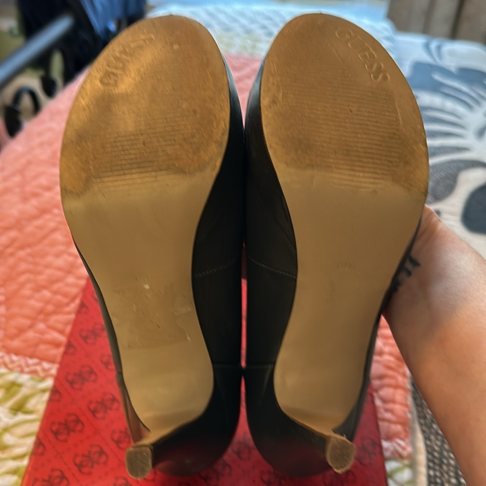 Guess Heels - Picture 5 of 5
